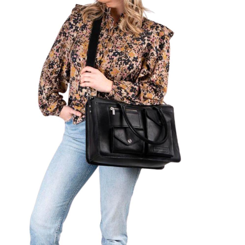 Op model #kleur_black