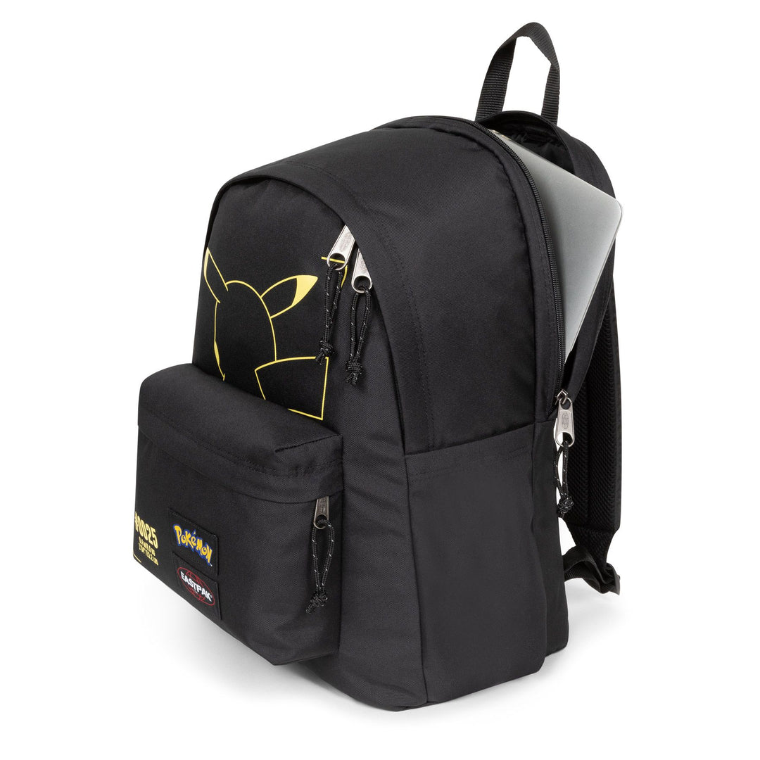 Laptop vak in gebruik van de Eastpak Day Office pokemon #kleur_pokemon