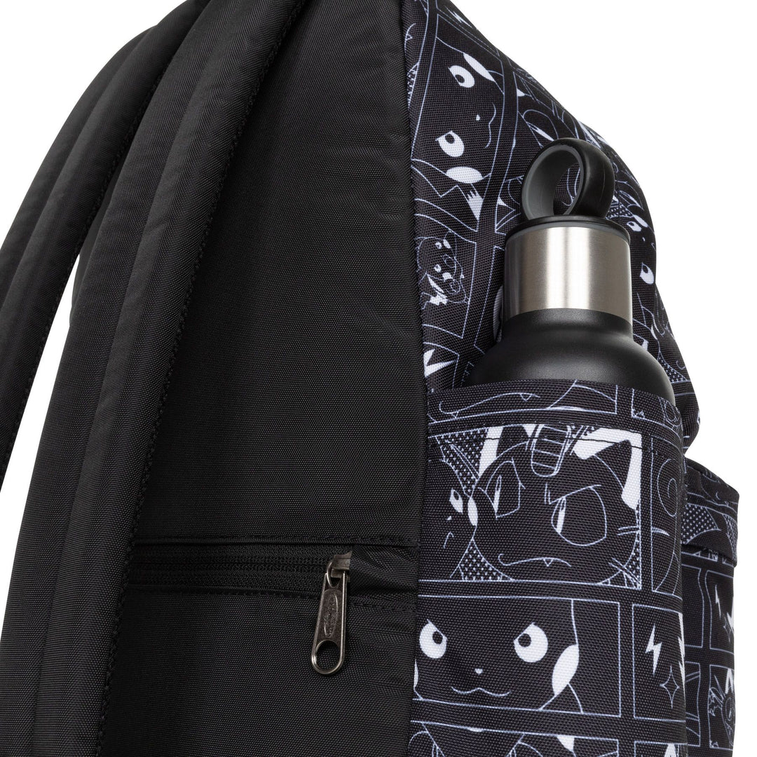 Achterkant van de eastpak Day pak'r pokemon-black #kleur_pokemon-black