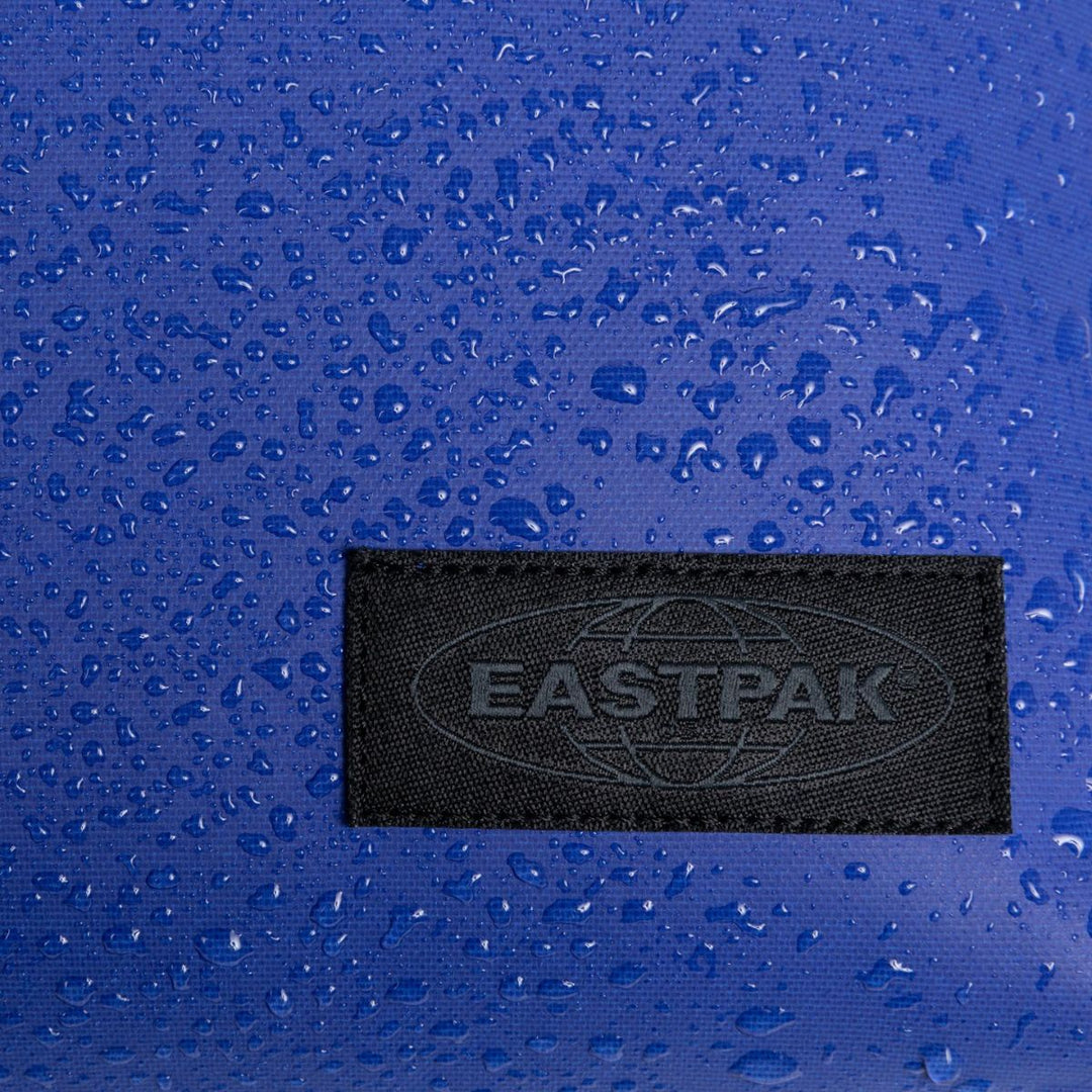 Details van het materiaal van de Eastpak Cabin Pak'r underseater rugzak tarp-blue #kleur_tarp-blue
