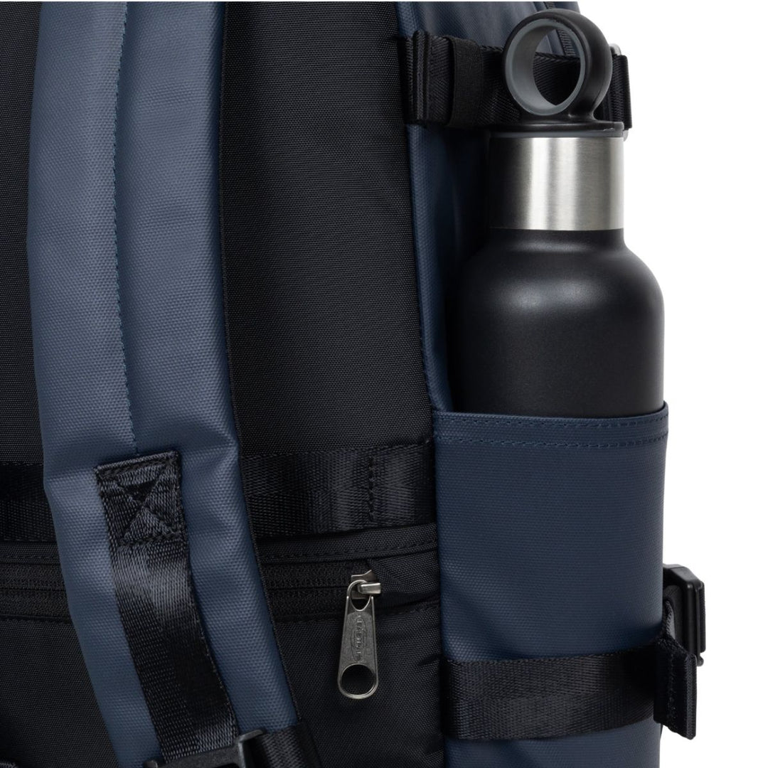 Waterfles houder in gebruik #kleur_tarp-navy