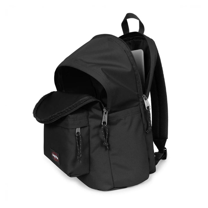 Binnenkant in gebruik Eastpak Day Office black #kleur_black