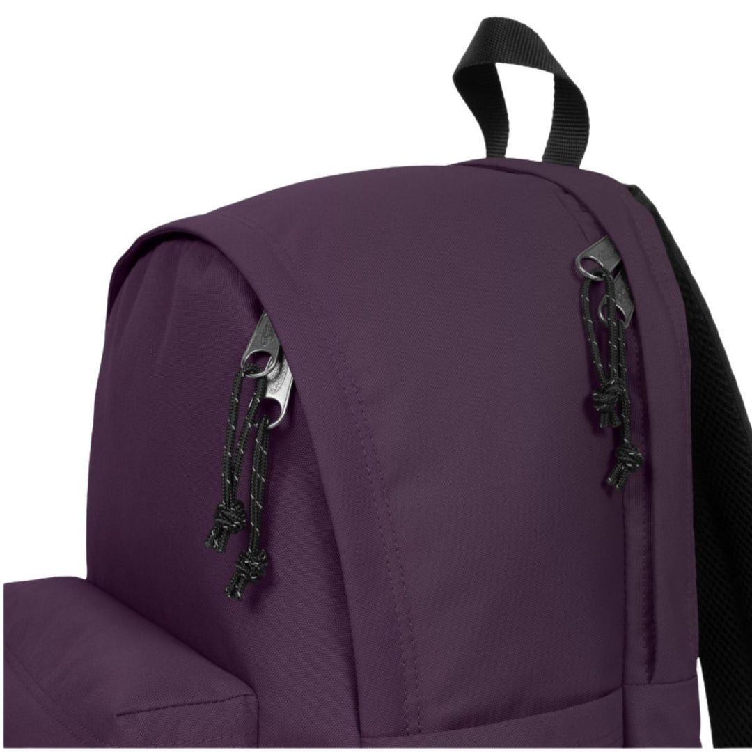 Bovenkant van de Eastpak Day Office laptop rugzak in blackberry #kleur_blackberry