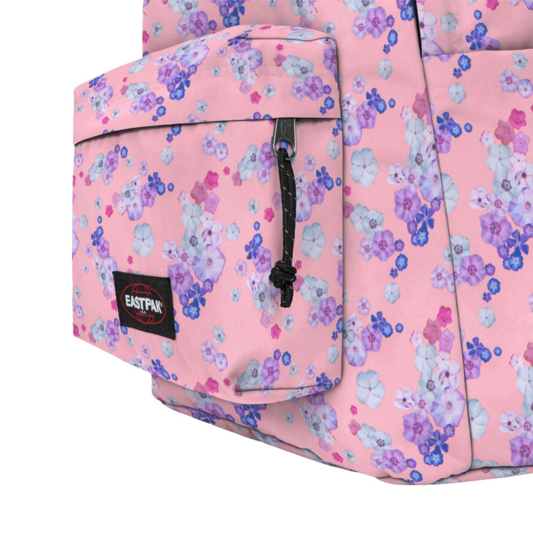 Voorvak van de Eastpak Day Office laptop rugzak in floralbloompink #kleur_floralbloompink