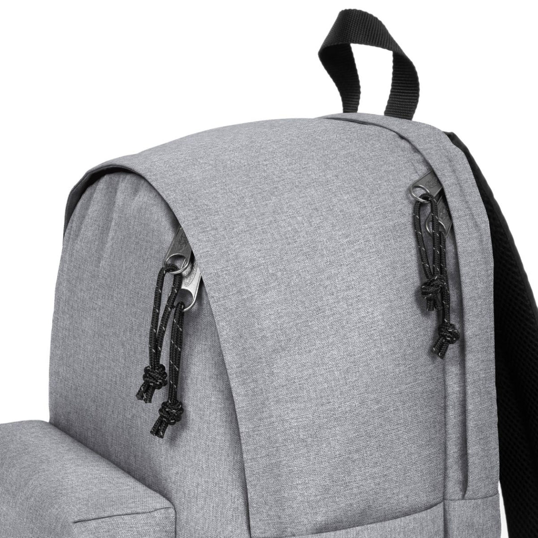 Bovenkant van de Eastpak day office in het grijs #kleur_grijs