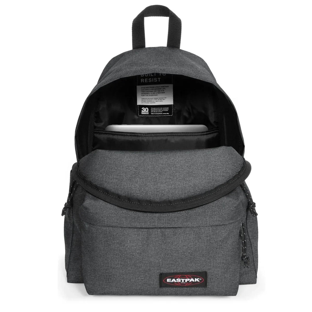 Binnenkant met laptop in gebruik #kleur_black-denim