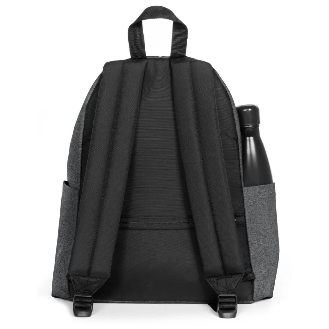 Achterkant van de Eastpak Day Pak'R laptop rugtas black-denim #kleur_black-denim