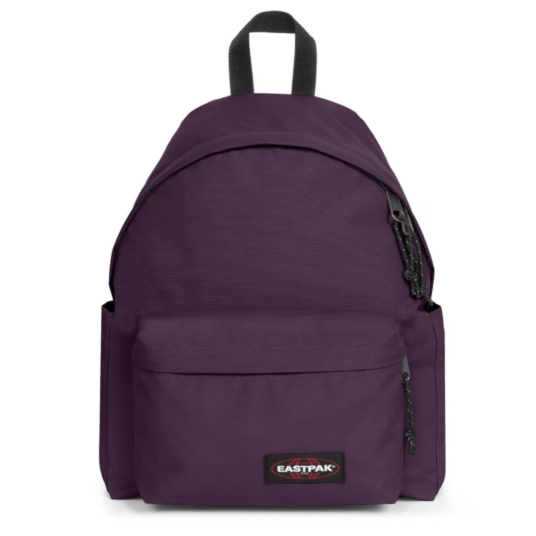 Voorkant van de Eastpak Day Pak'R laptop rugtas blackberry #kleur_blackberry