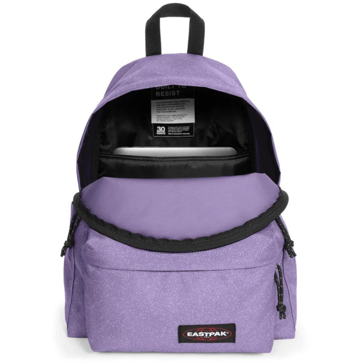 Binnenkant in gebruik van de Eastpak Day Pak'R laptop rugtas sparkly-dahlia #kleur_sparkly-dahlia