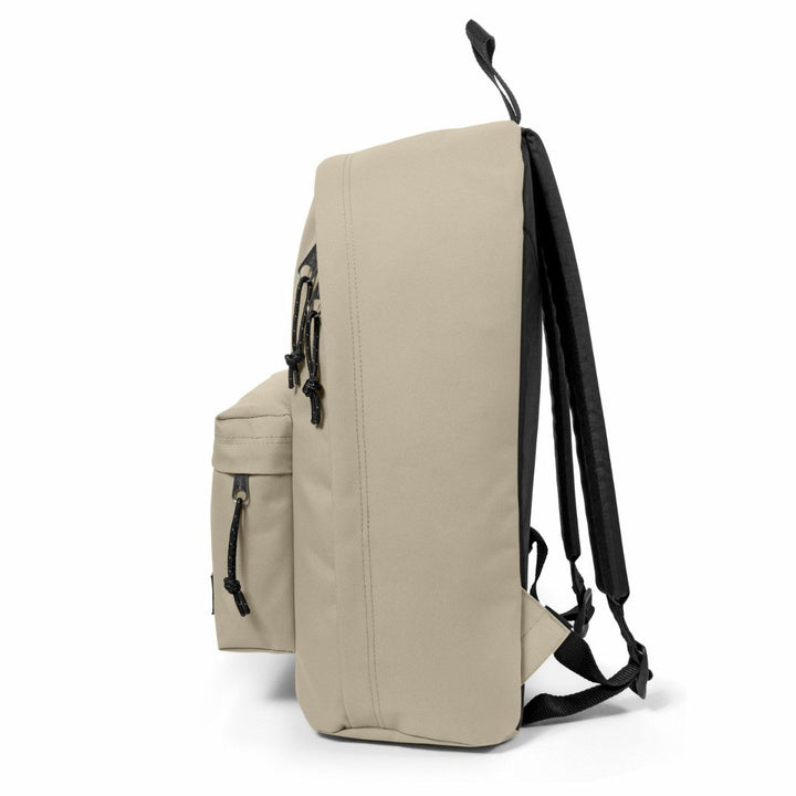 Zijkant van de Eastpak out of office laptop rugzak 16 inch beach-beige #kleur_beach-beige