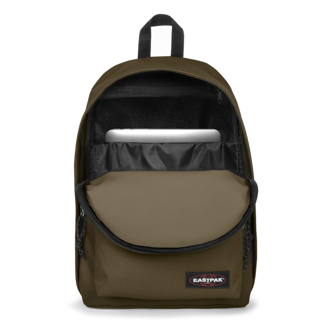 Binnenkant van de Eastpak out of office laptop rugzak 16 inch army-olive #kleur_army-olive