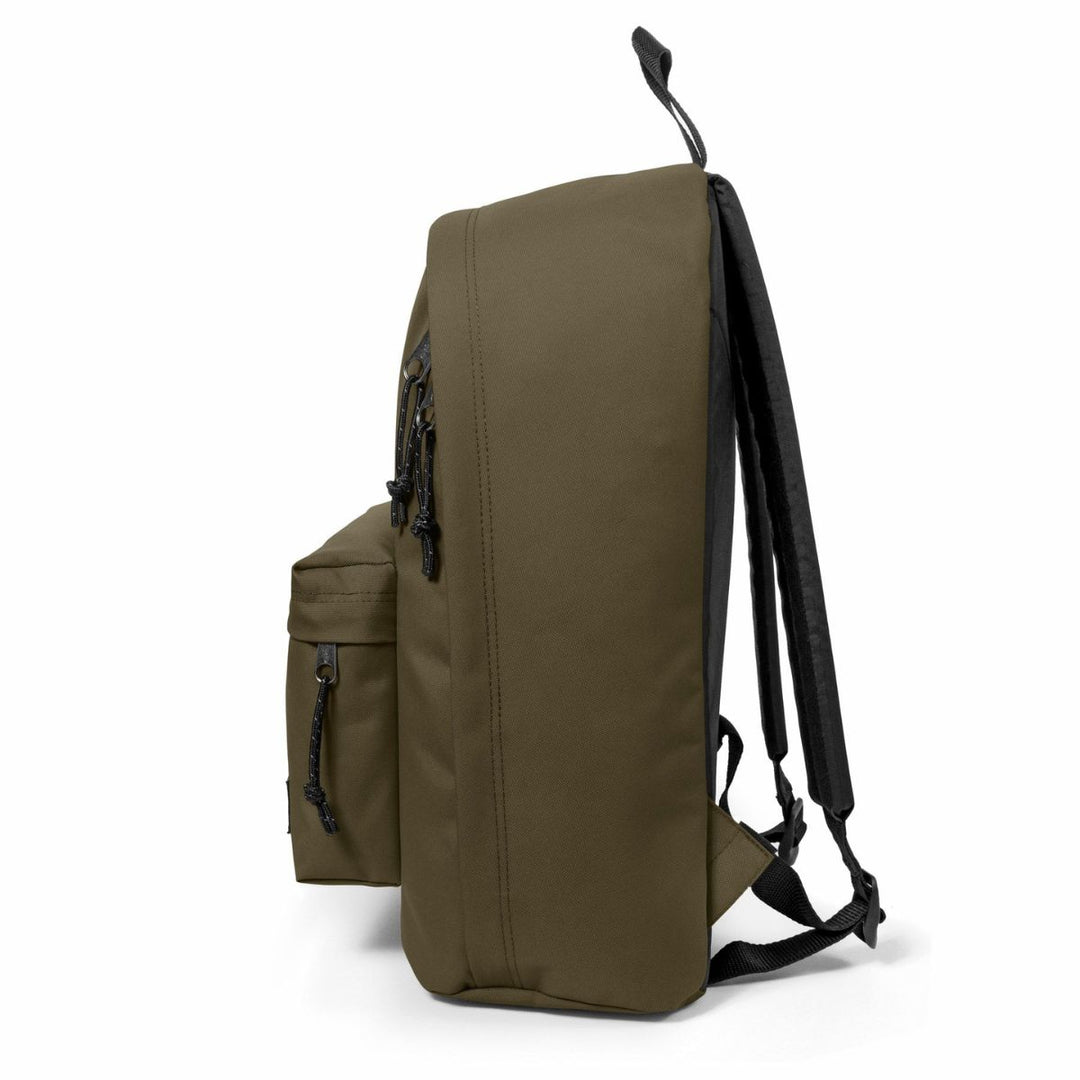 Zijkant van de Eastpak out of office laptop rugzak 16 inch army-olive #kleur_army-olive