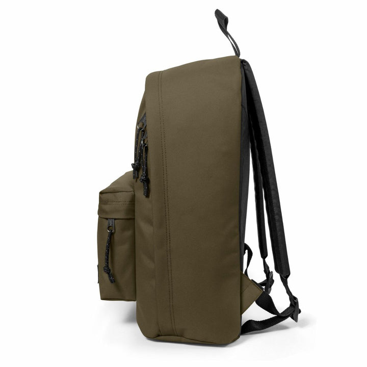 Zijkant van de Eastpak out of office laptop rugzak 16 inch army-olive #kleur_army-olive