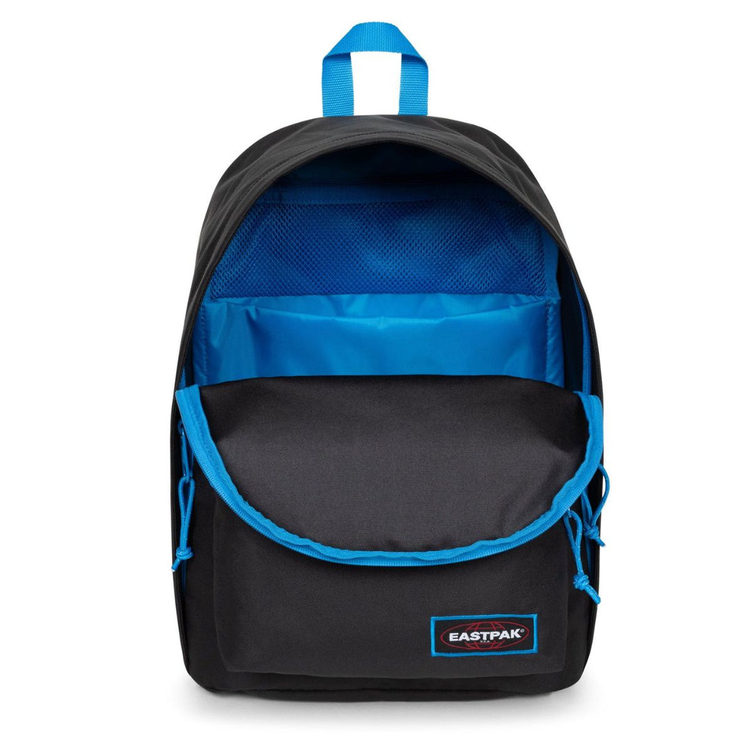 Binnenkant van de Eastpak out of office laptop rugzak 16 inch kontrast-bubble #kleur_kontrast-bubble
