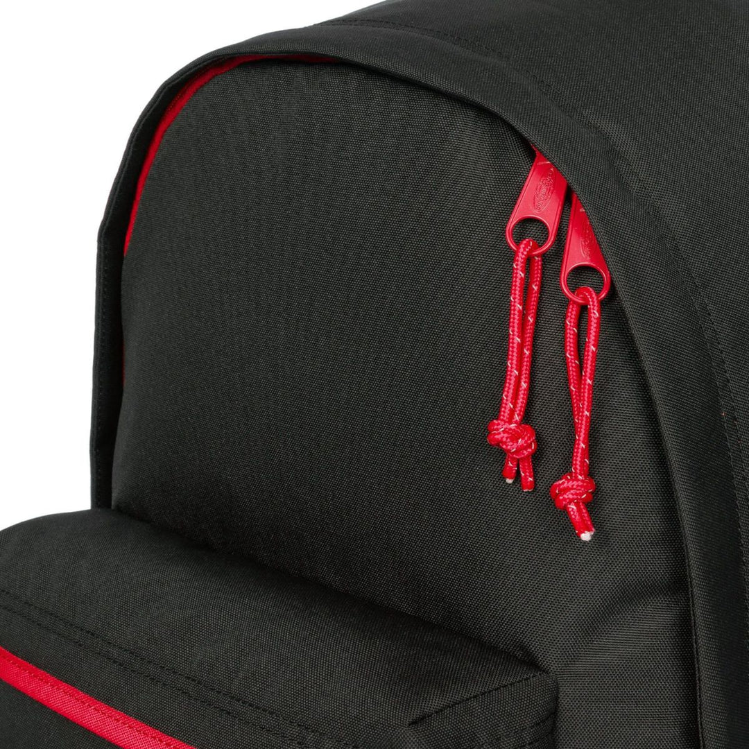 Details van het materiaal van de Eastpak out of office laptop rugzak 16 inch kontrast-scarlet #kleur_kontrast-scarlet