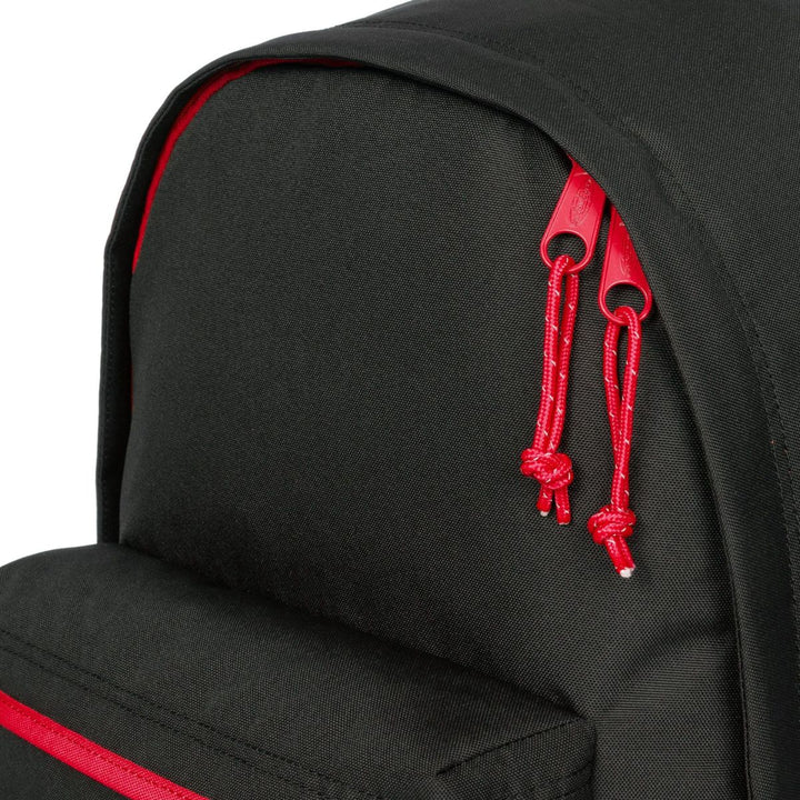 Details van het materiaal van de Eastpak out of office laptop rugzak 16 inch kontrast-scarlet #kleur_kontrast-scarlet