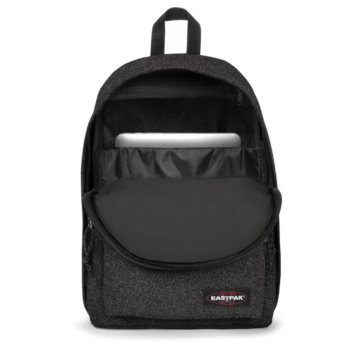 Binnenkant van de Eastpak out of office laptop rugzak 16 inch spark-black #kleur_spark-black