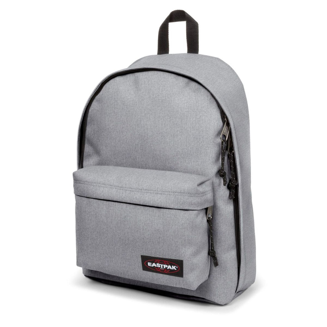 Voorzijde van de Eastpak out of office laptop rugzak 16 inch sunday-grey #kleur_sunday-grey