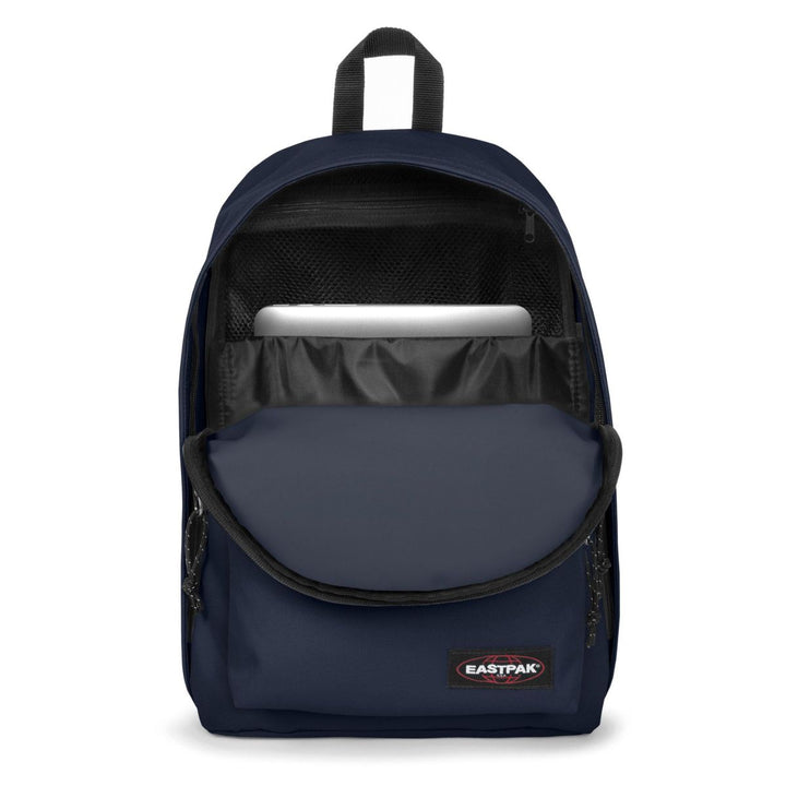 Binnenkant van de Eastpak out of office laptop rugzak 16 inch ultra-marine #kleur_ultra-marine