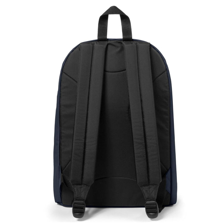 Achterkant van de Eastpak out of office laptop rugzak 16 inch ultra-marine #kleur_ultra-marine