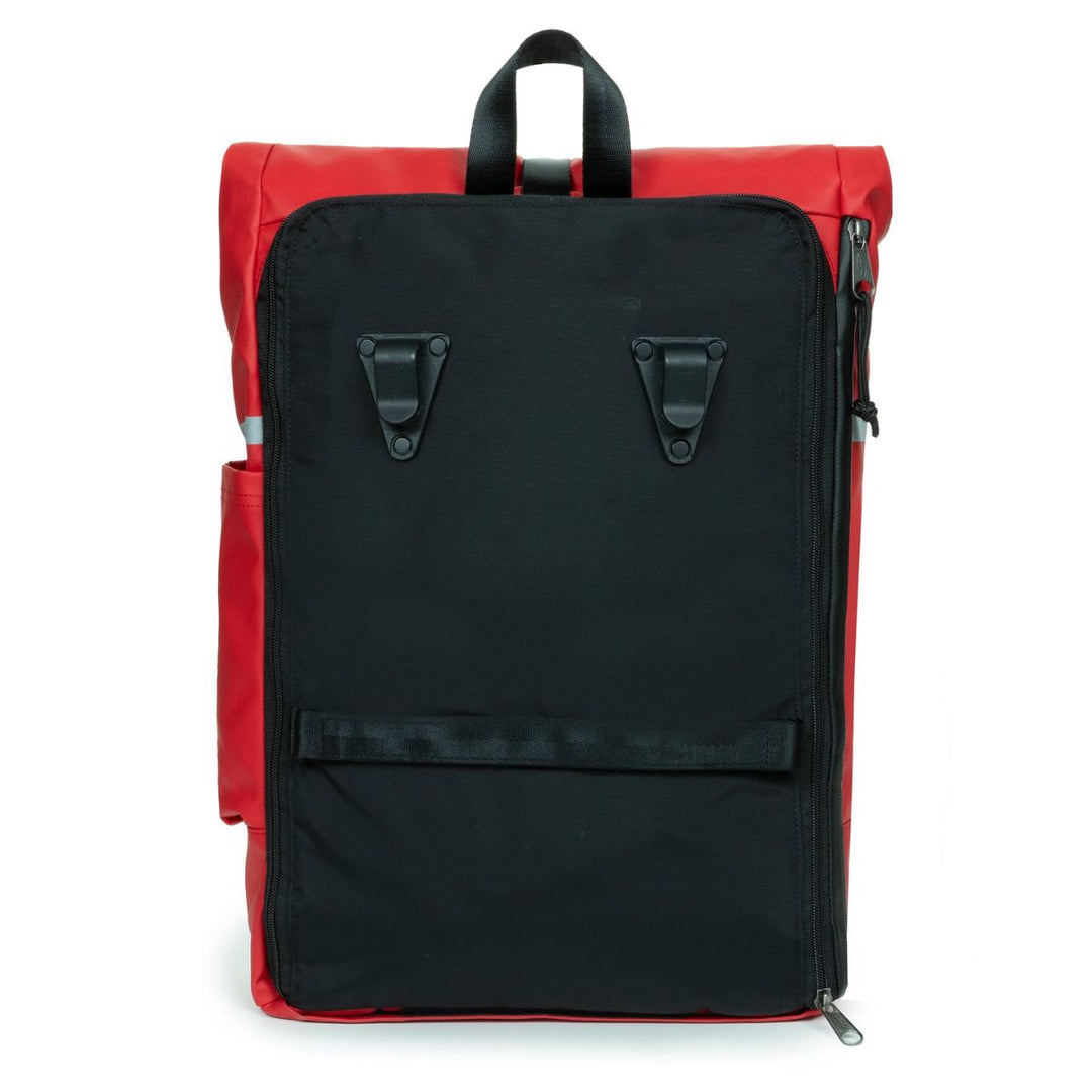 Achterkant van de Eastpak Roll top bike tarp-red #kleur_tarp-red