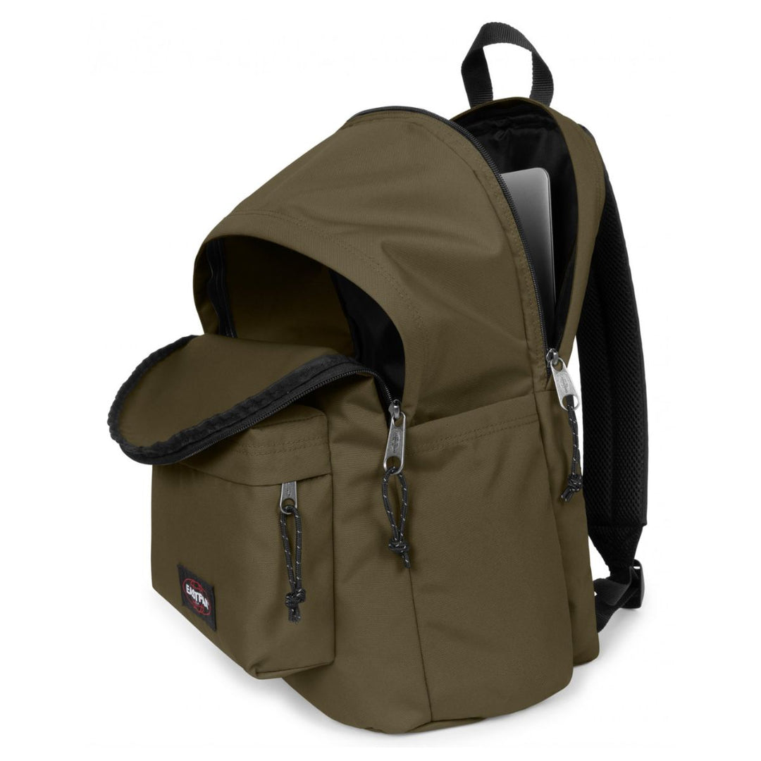 Binnenkant van de Eastpak day office in het olijf #kleur_olijf