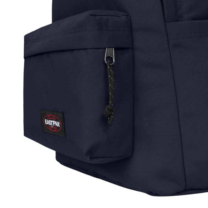 Voorvak van de Eastpak day office in het marine laptop rugzak #kleur_marine