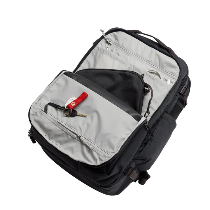 Binnenkant van het voorvak leeg van de Fjallraven Farden carry-on pack black #kleur_black