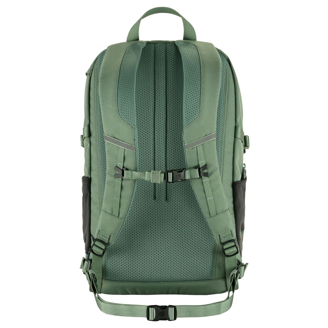 Achterkant Fjallraven skule 28 Patina green #kleur-patina-green