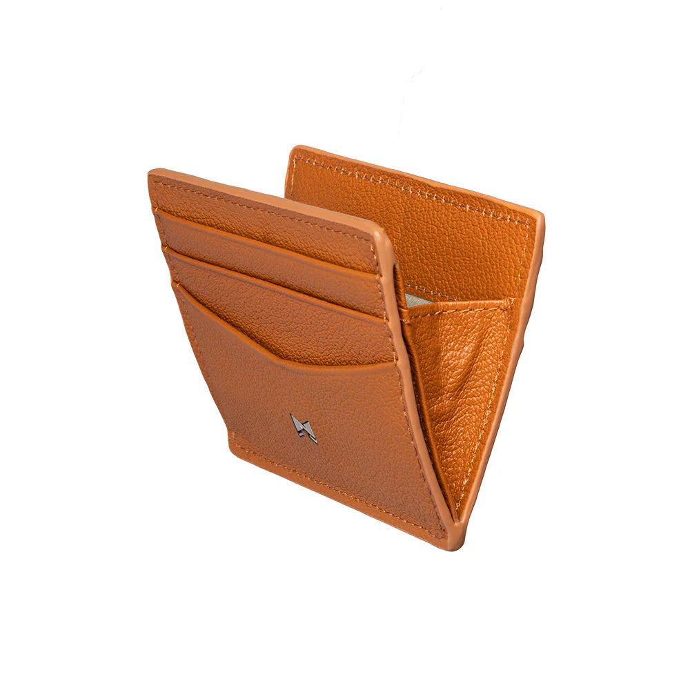 Voorzijde van de Gentlemens leren kaarthouder in het cognac #kleur_cognac