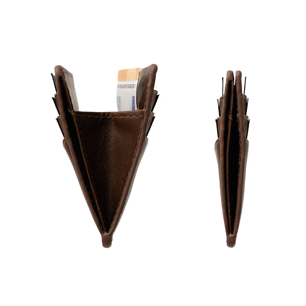 Zijkant van de Gentlemens kaarthouder glad leer donkerbruin #kleur_donkerbruin