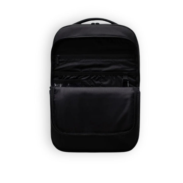 Voorvak in gebruik Herschel Daypack #kleur_black
