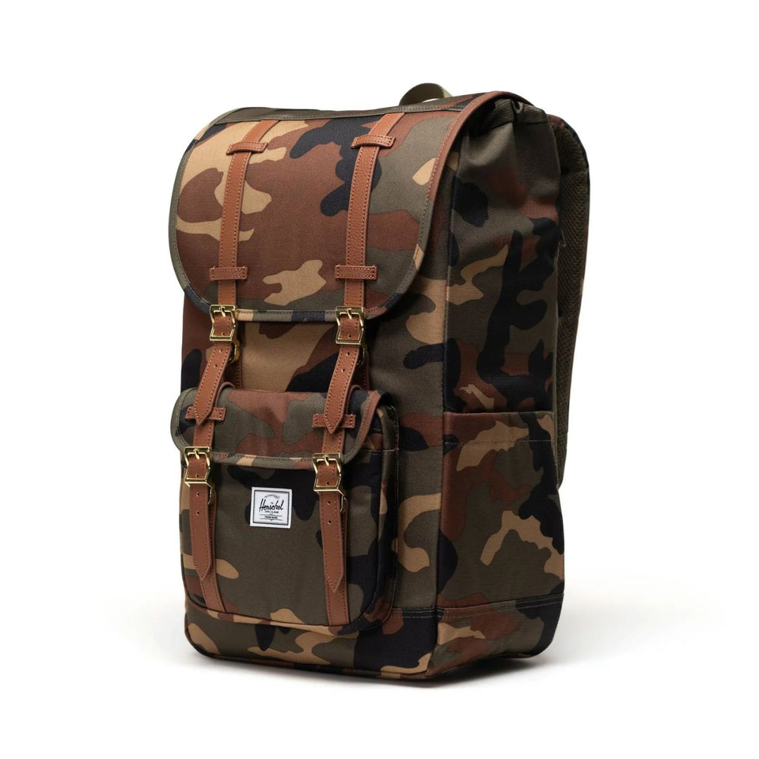 Voorzijde van de Herschel Little American laptoprugzak Woodland-camo #kleur_woodland-camo