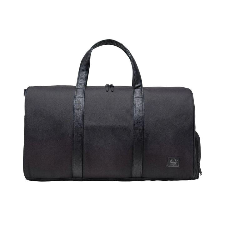 Voorkant van de herschel Novel grote duffle zwart #kleur_zwart