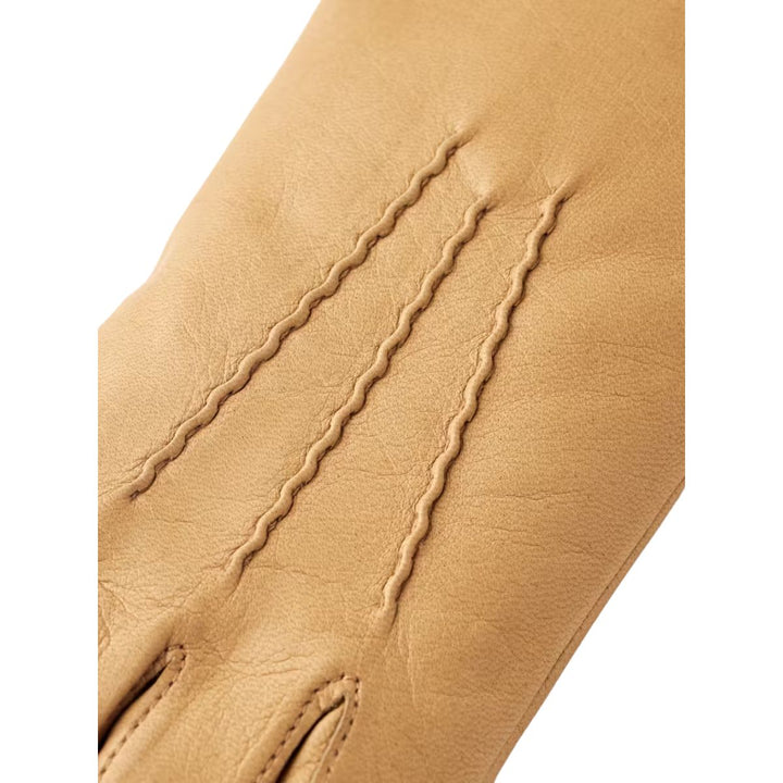Bovenkant van de Hestra Isabel handschoen in het camel #kleur_camel