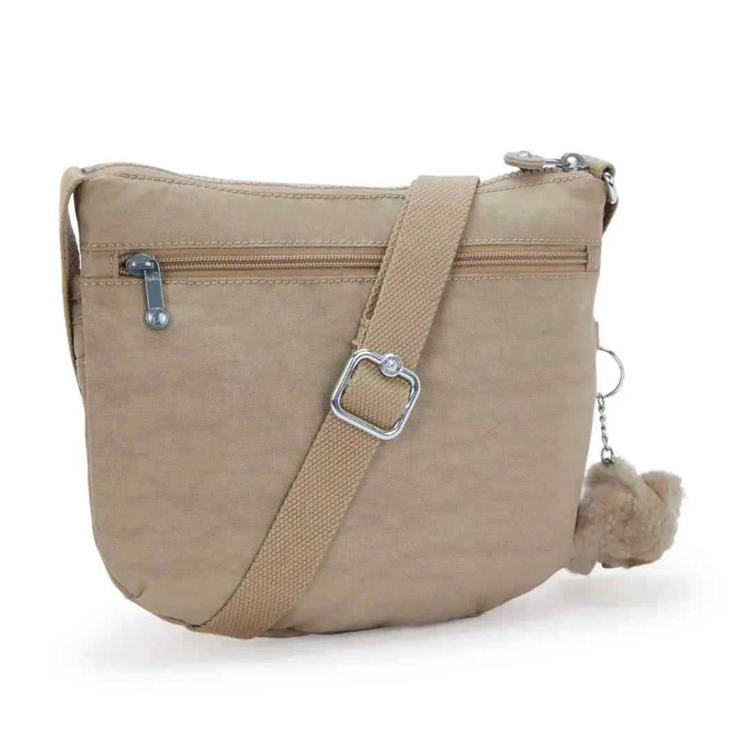 Achterkant van de Kipling Arto s Soft taupe #kleur_taupe