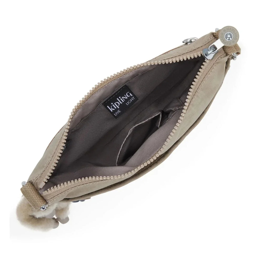 Binnenkant van de Kipling Arto s Soft taupe #kleur_taupe