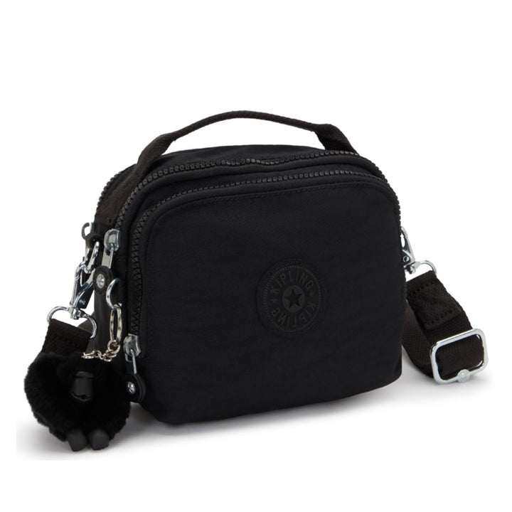 Voorzijde van de Kipling Classic Cahir schoudertas in het zwart #kleur_zwart