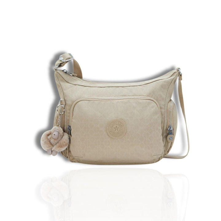 Voorkant van de Kipling Gabb schoudertas in Signature-Beige #kleur_signature-beige