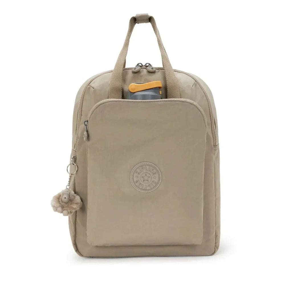 Voorkant met waterfles in gebruik #kleur_soft-taupe