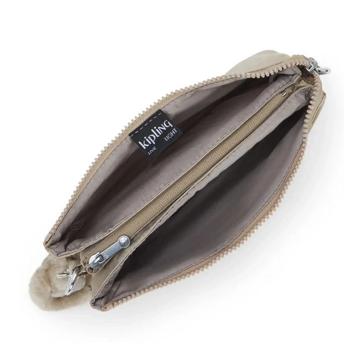 Binnenkant van de Kipling RIRI soft Taupe #kleur_soft-taupe