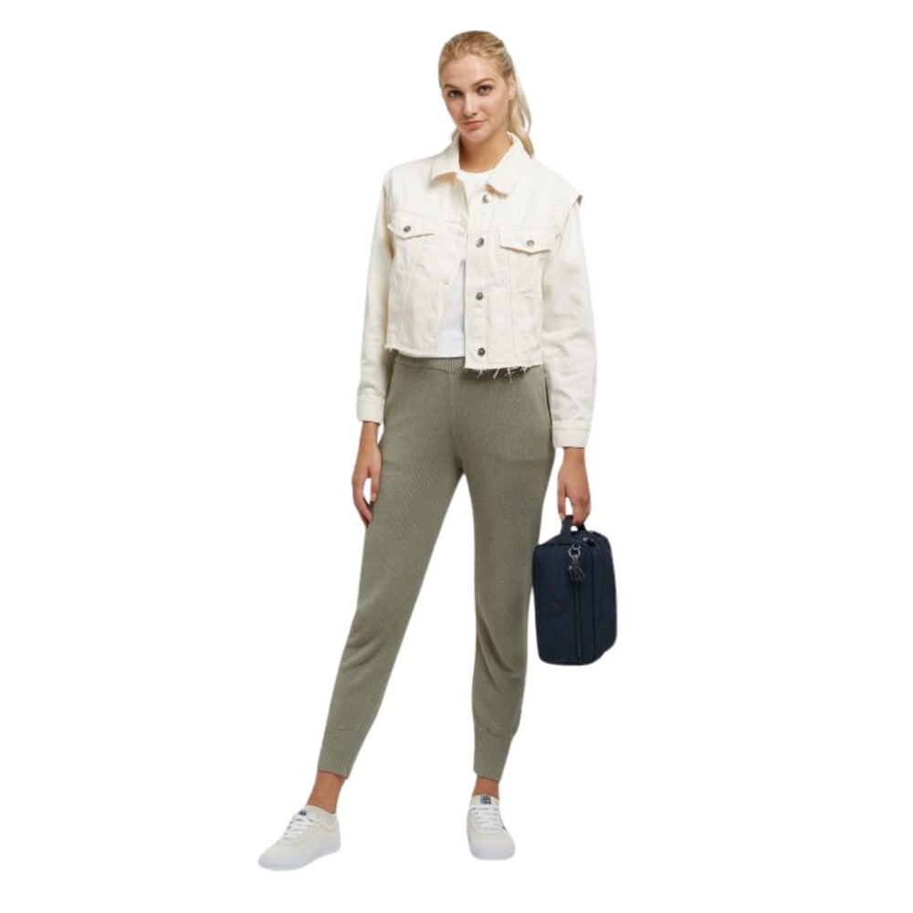 Op model Kipling Agot toilettas navy #kleur_navy
