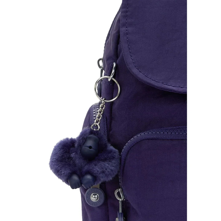 Details van het materiaal van de Kipling city zip mini moonlit-blue #kleur_moonlit-blue