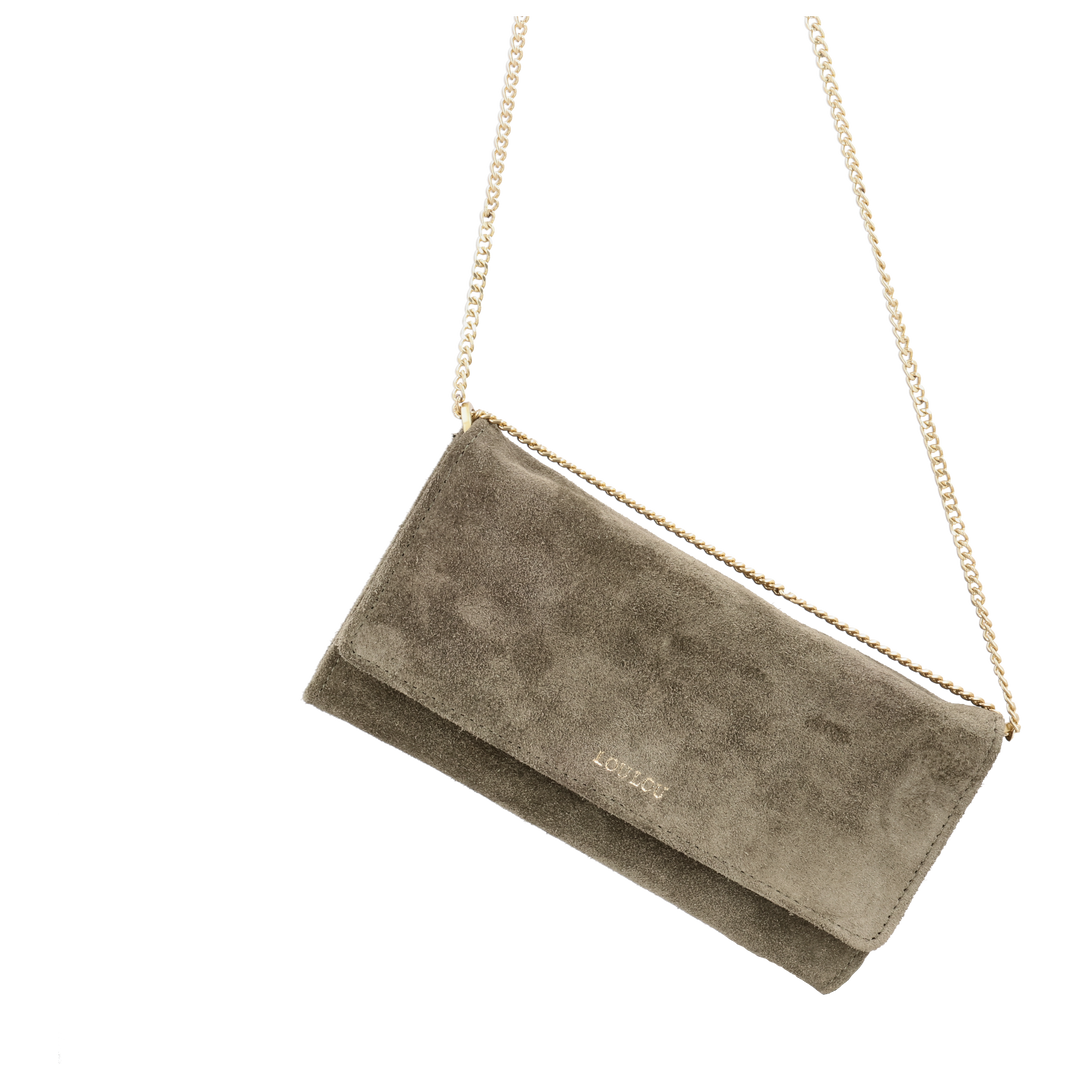 Voorkant met schouderriem van de LouLou Anais crossbody tas #kleur_sage