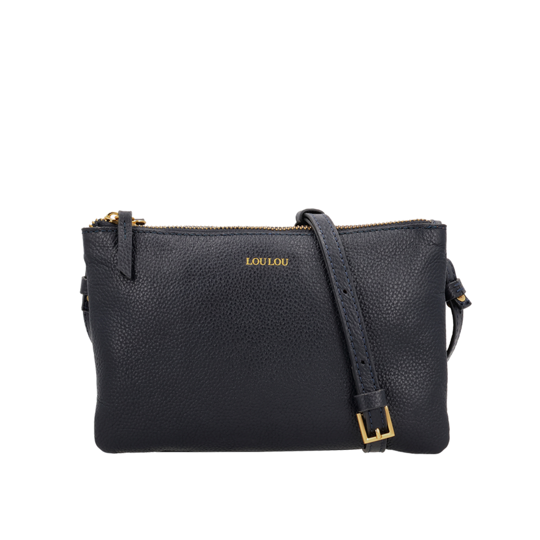 Voorkant van de LouLou Camille navy crossbody tas #kleur_navy