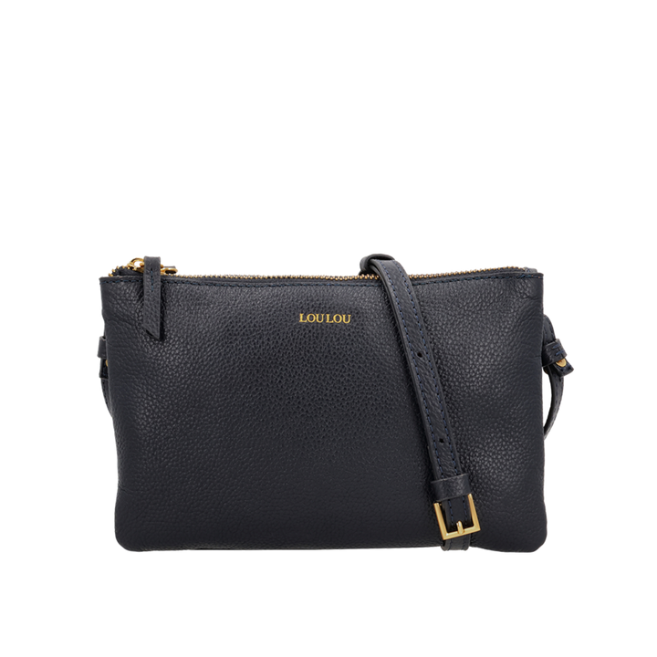 Voorkant van de LouLou Camille navy crossbody tas #kleur_navy