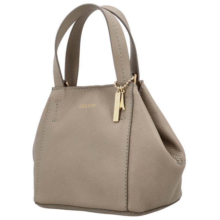 Voorzijde van de LouLou Elodie leren handtas in taupe #kleur_taupe