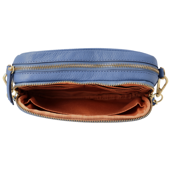 Binnenkant van de LouLou Emilie lichtblauw crossbody tas #kleur_lichtblauw