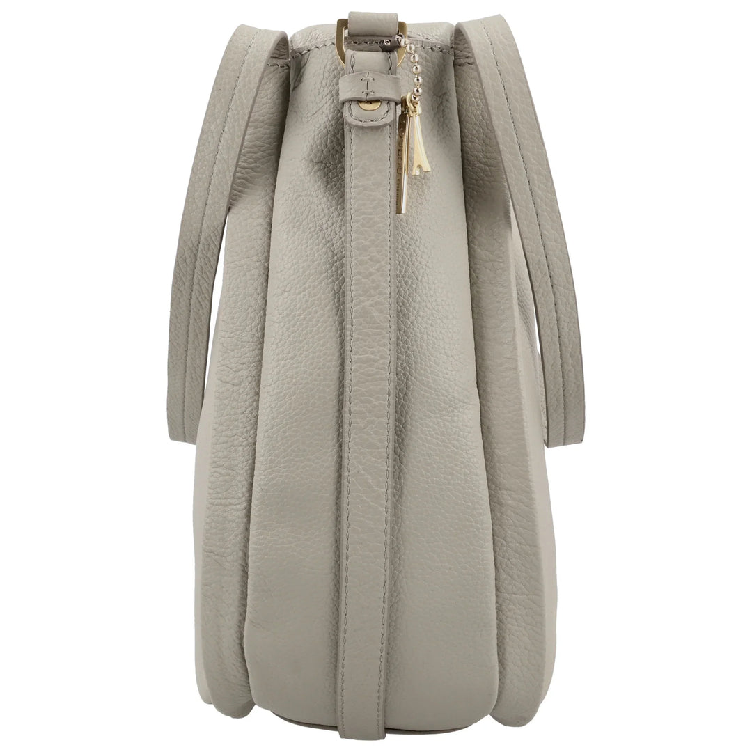 Zijkant van de Lou Lou LOU schoudertas tas in fog #kleur_fog