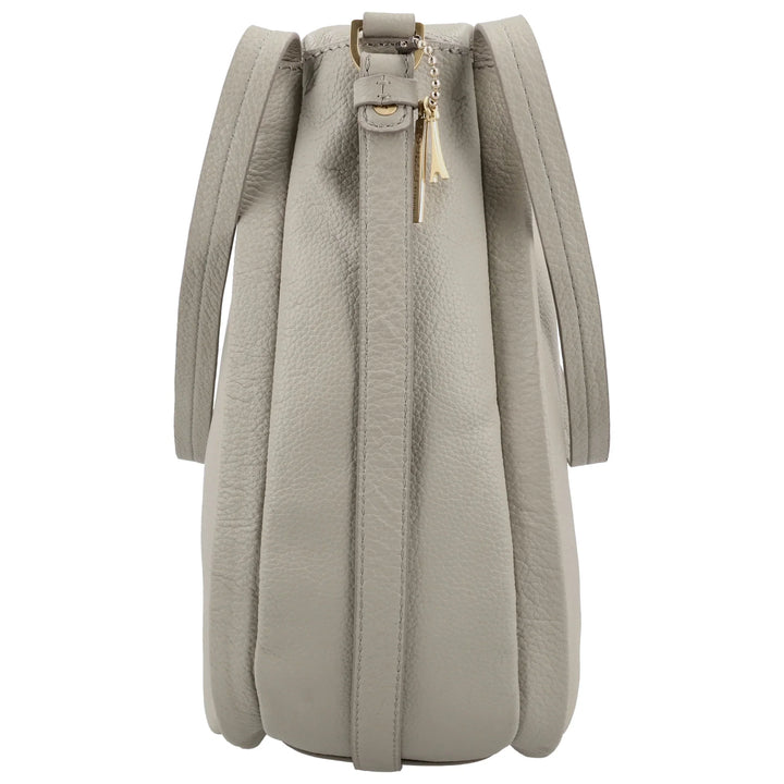 Zijkant van de Lou Lou LOU schoudertas tas in fog #kleur_fog